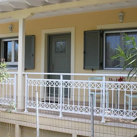 Lefkada Summer House Near The בית נופש ניקיאנה