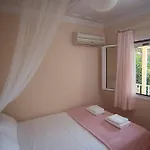 Lefkada Summer House Near The Nikiana
