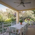 Lefkada Summer House Near The Сasa de vacaciones *