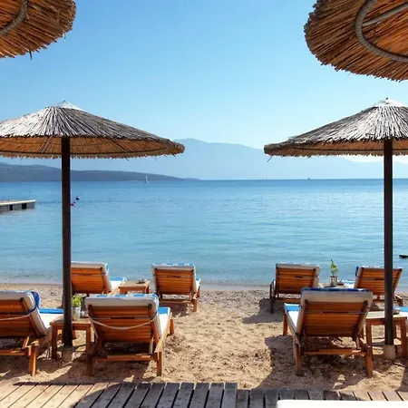 Lefkada Summer House Near The Hébergement de vacances *