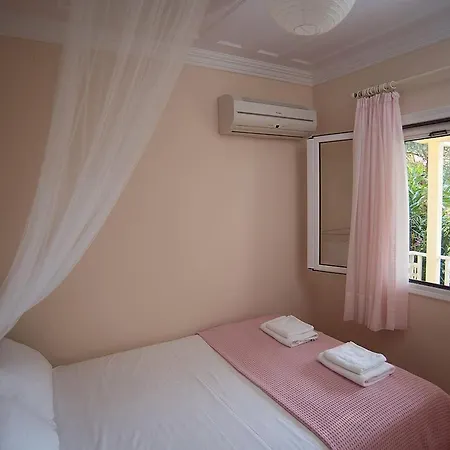 Lefkada Summer House Near The 尼基亚娜