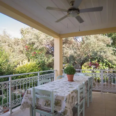 Lefkada Summer House Near The Hébergement de vacances *